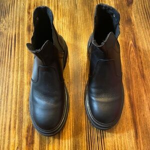 Classic Black Leather Heeled Chelsea Boots for Women